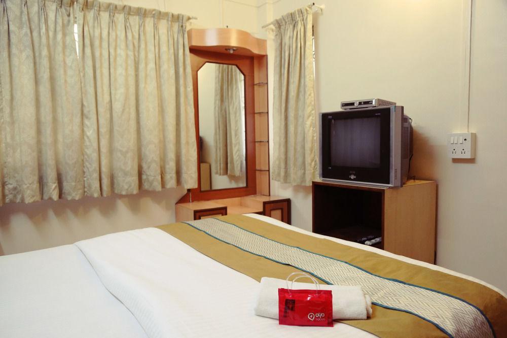 Oyo 946 Royce Studio Apartments 푸네 외부 사진